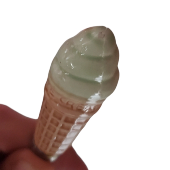 Vintage ceramic icecream dishes and spoons - Picture 5 of 5